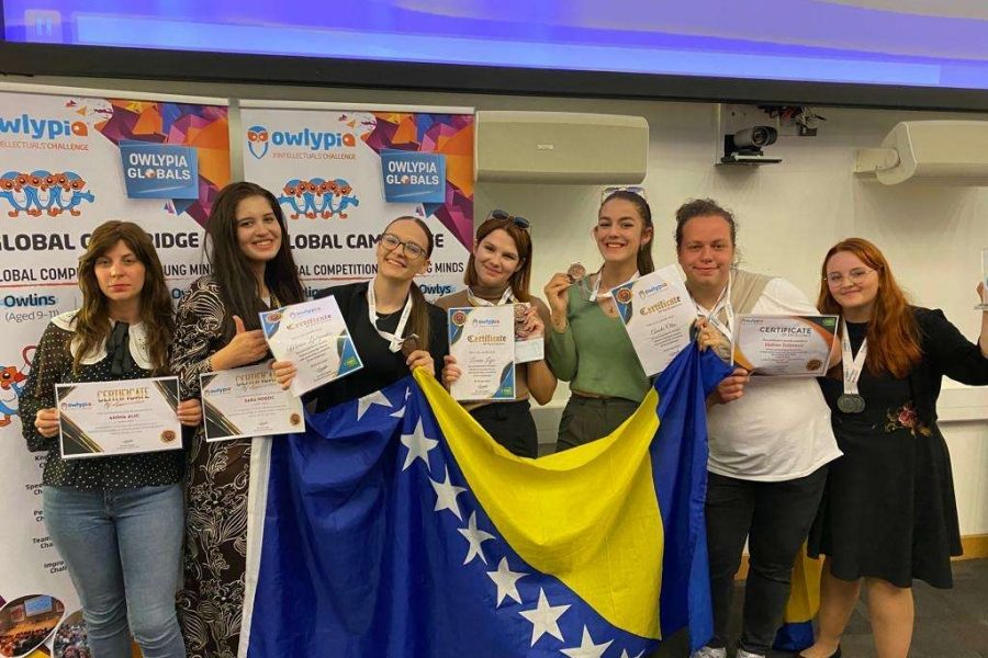 Sjajan Uspjeh Tuzlanske Mladosti Ucenici Iz Tuzle Osvojili Sest Medalja