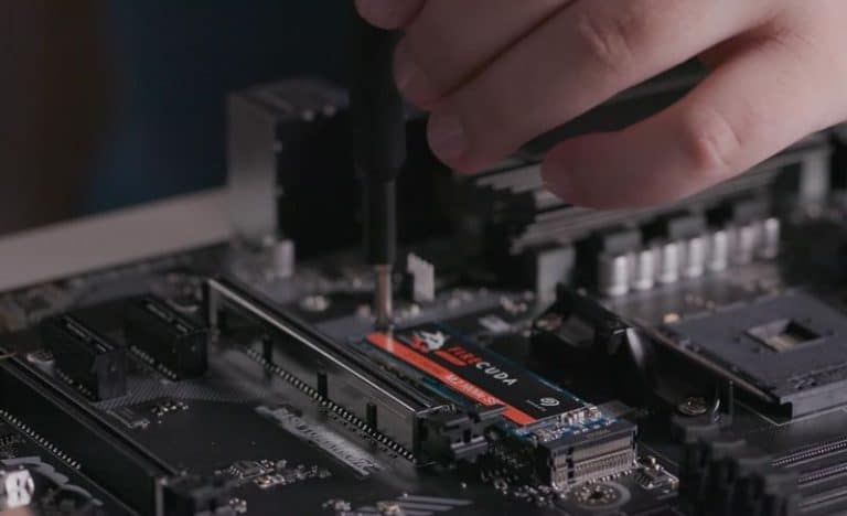  Konfiguracije sa dva SSD-a su bolje od onih sa jednim.  Zašto je to tako?
