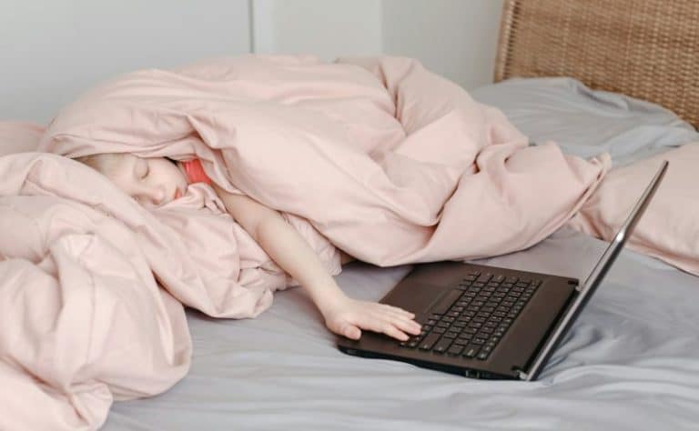  Funkcija "spavanja" laptopa ne radi kada je laptop zatvoren?  Evo kako možete riješiti ovaj problem!
